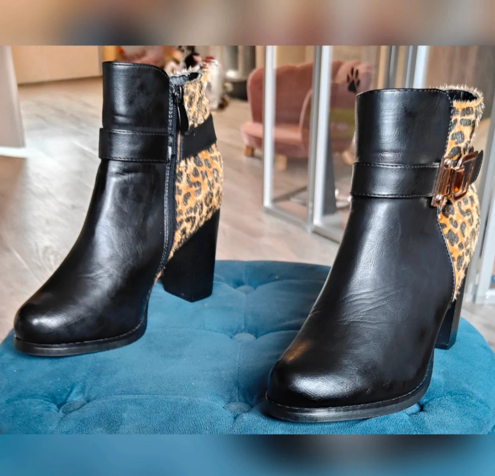 Leuke zwarte enkellaarsjes met luipaardprint maat 39 – photo 3